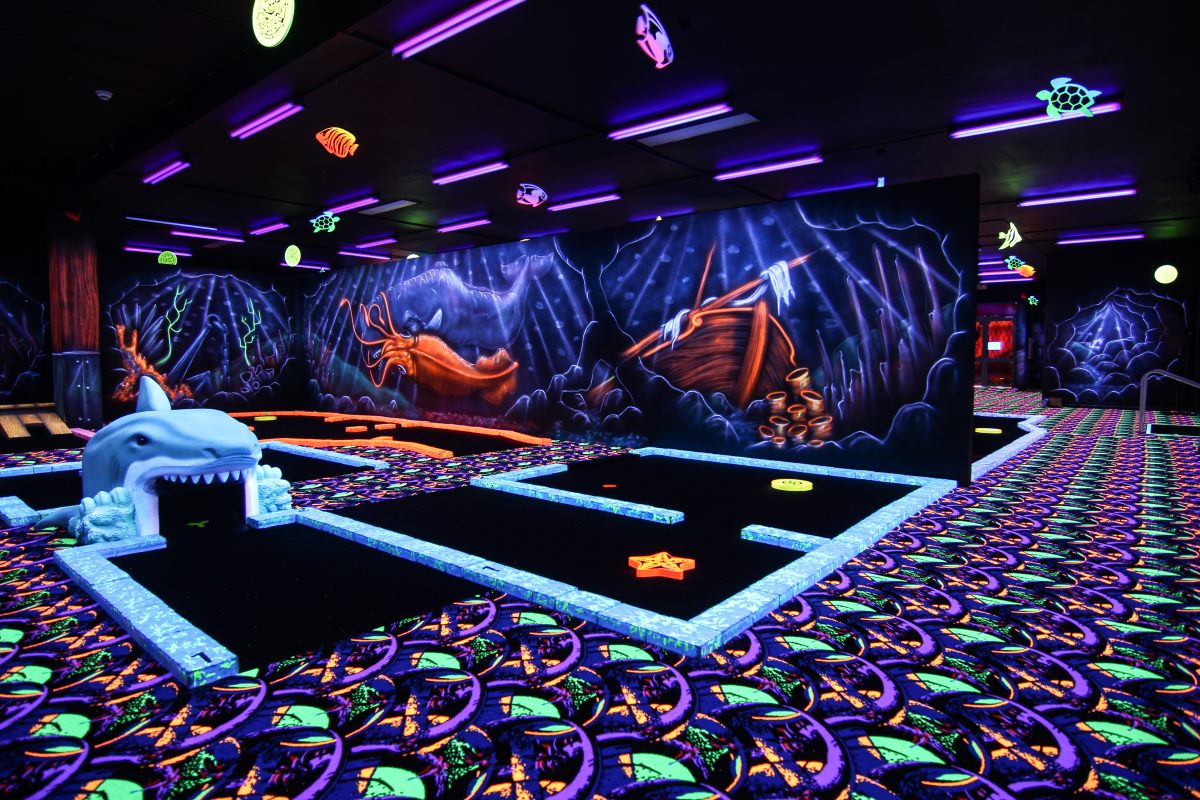 black light mini putt at bowlarama