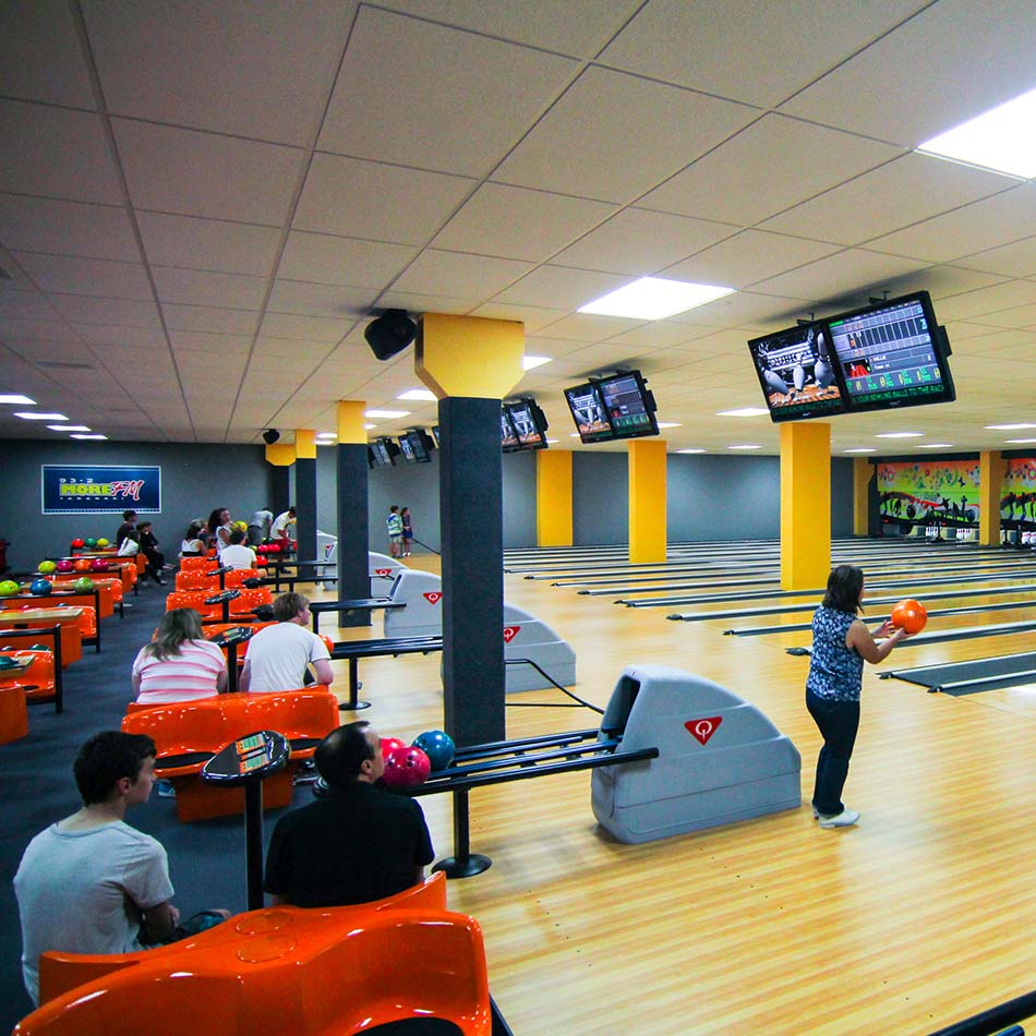 people bowling at bowlarama